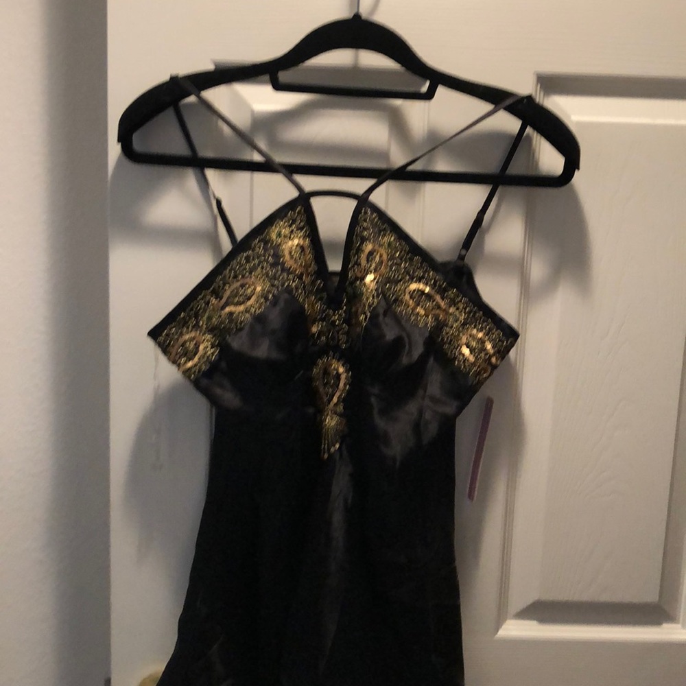 NEW BLACK SEQUIN TOP